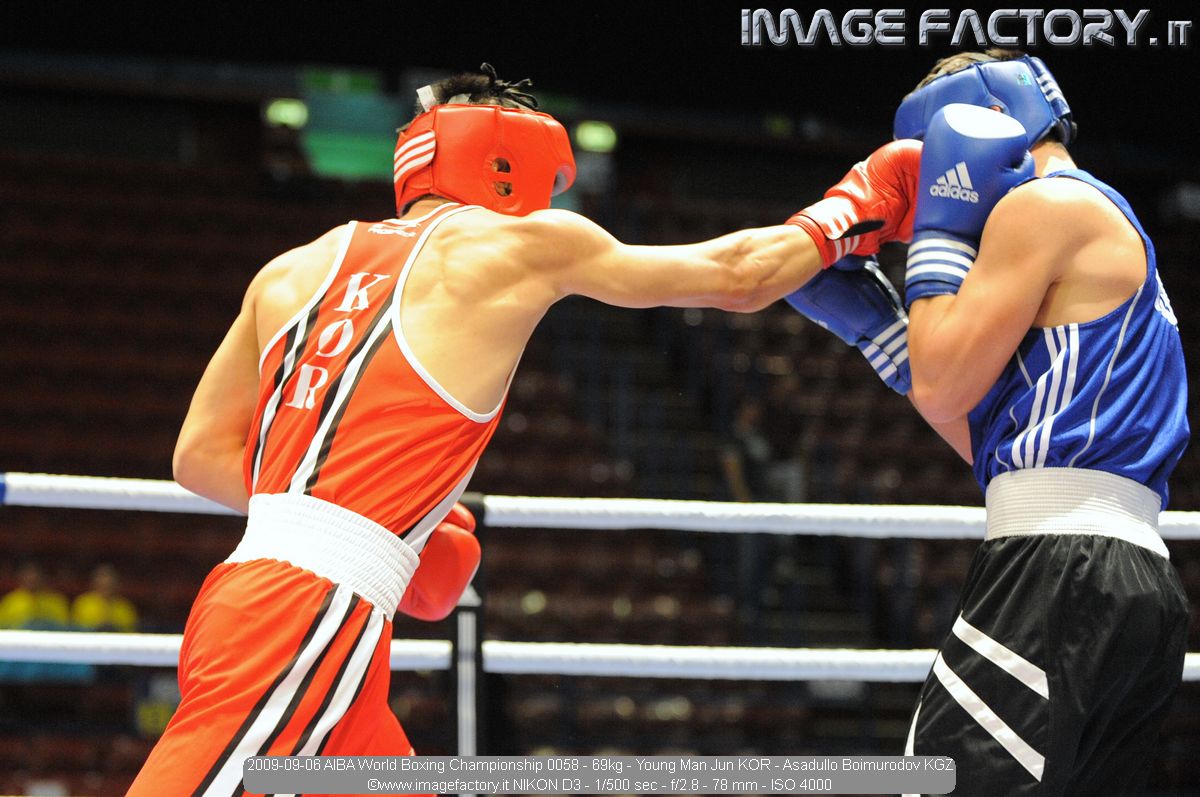 2009-09-06 AIBA World Boxing Championship 0058 - 69kg - Young Man Jun KOR - Asadullo Boimurodov KGZ